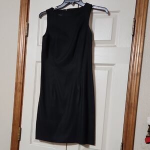 AGB Elegant Black Sleeveless Midi Dress